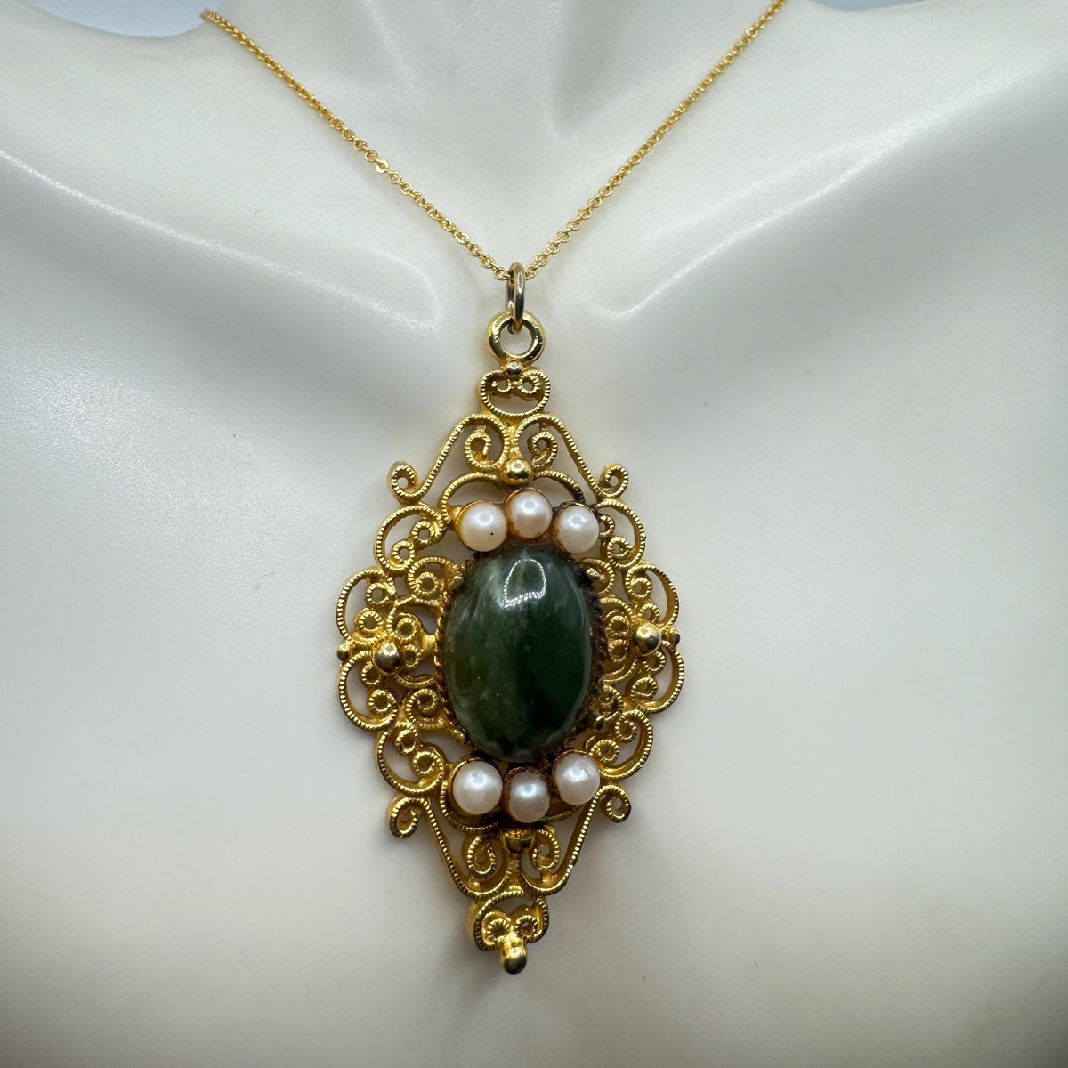 Vintage Green Jade Leaf Yellow Golden Filled Necklace
