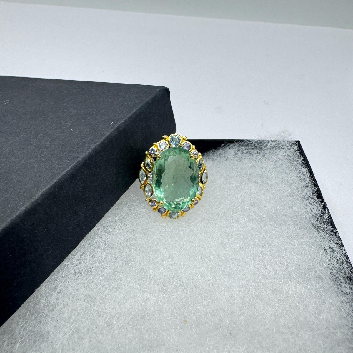 Vintage Handmade Genuine Green Flourite White Sapphire Setting 925 Sterling Silver Ring