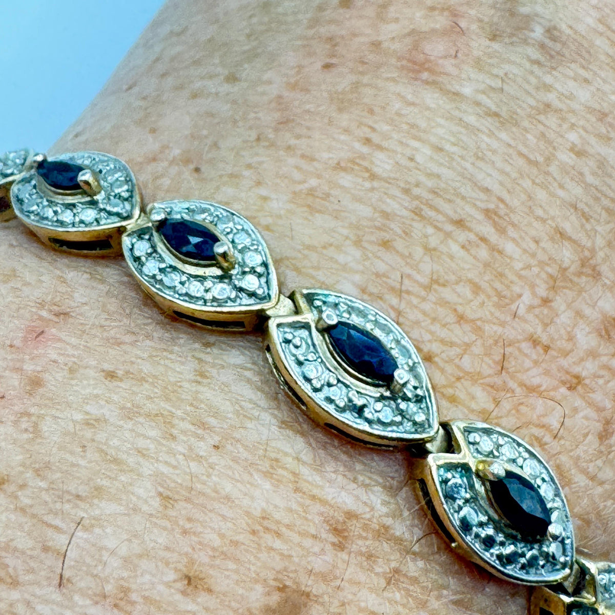 Vintage Deco Blue Sapphire Tennis Bracelet, Golden 925 Sterling Silver (7.25 Inch)