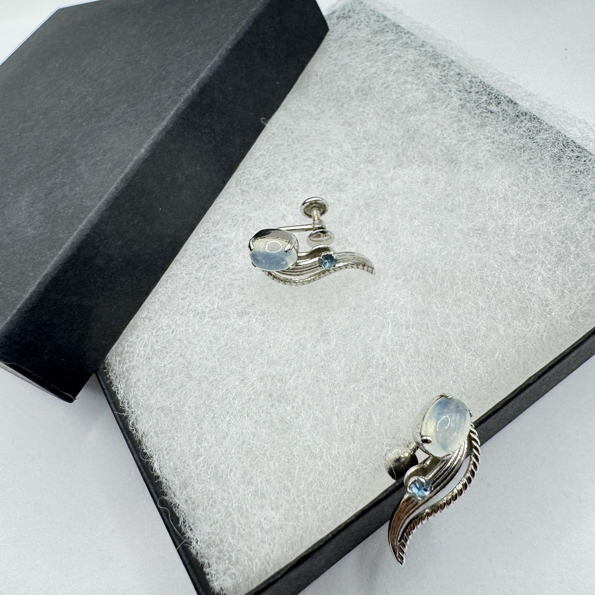 Vintage White Moonstone Blue Crystal Sterling Silver Screw on Clip Earrings non pierced