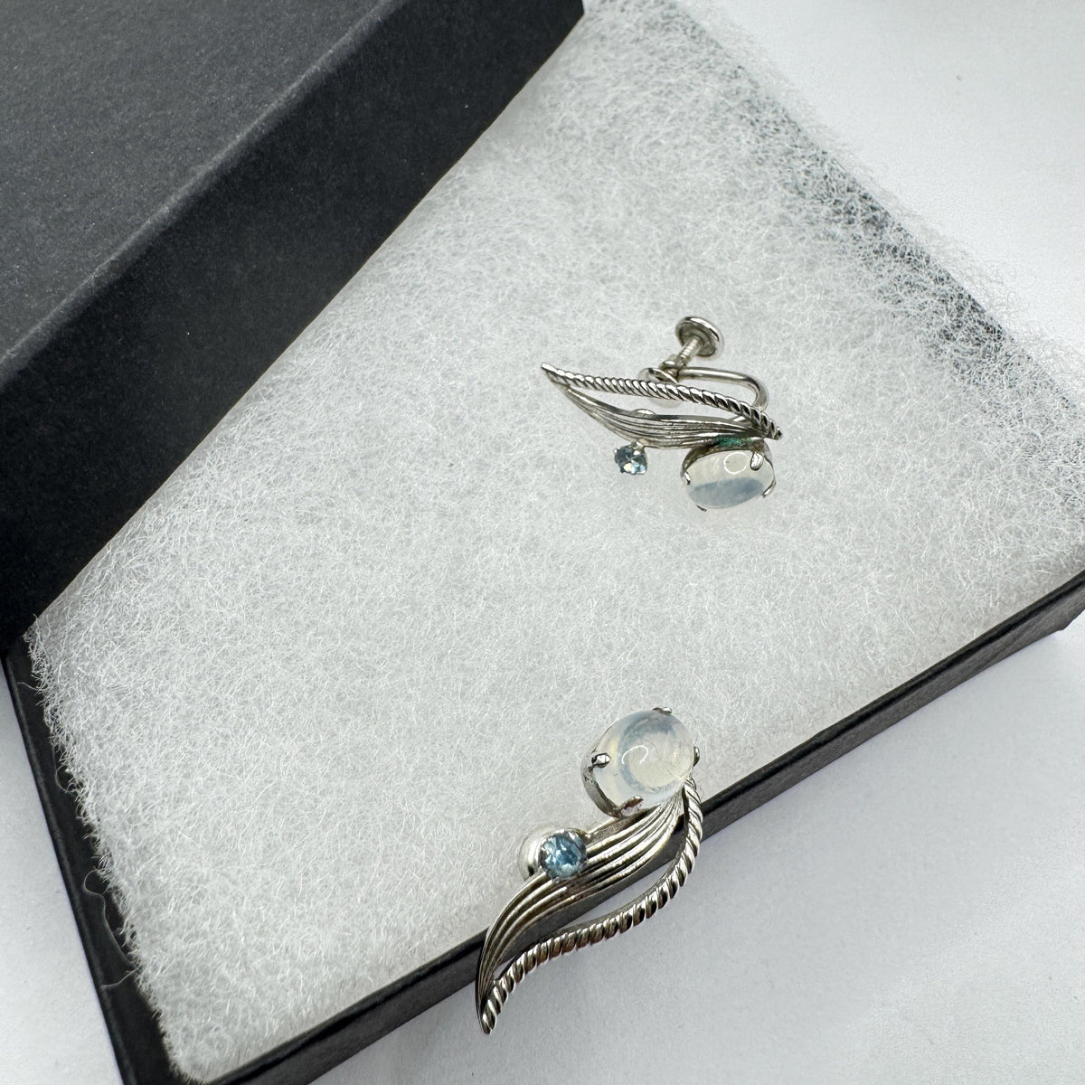 Vintage White Moonstone Blue Crystal Sterling Silver Screw on Clip Earrings non pierced