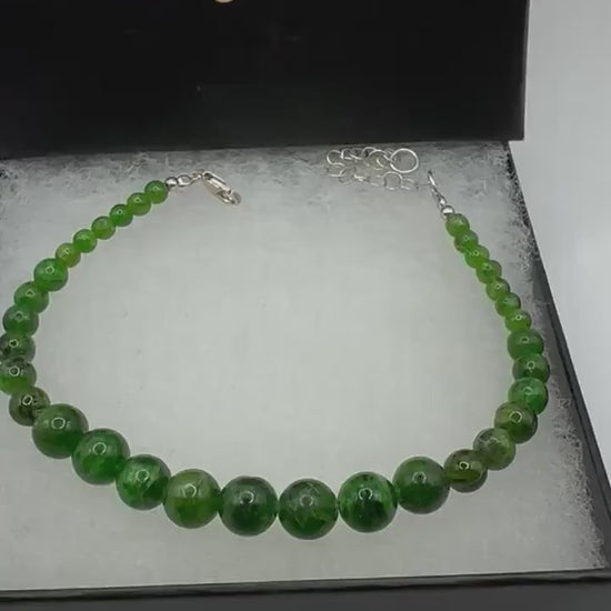 Vintage Green Jade Beaded Graduated Bracelet