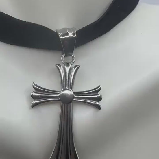 Vintage Celtic Silver Stainless Steel Cross Pendant Necklace Velvet Choker