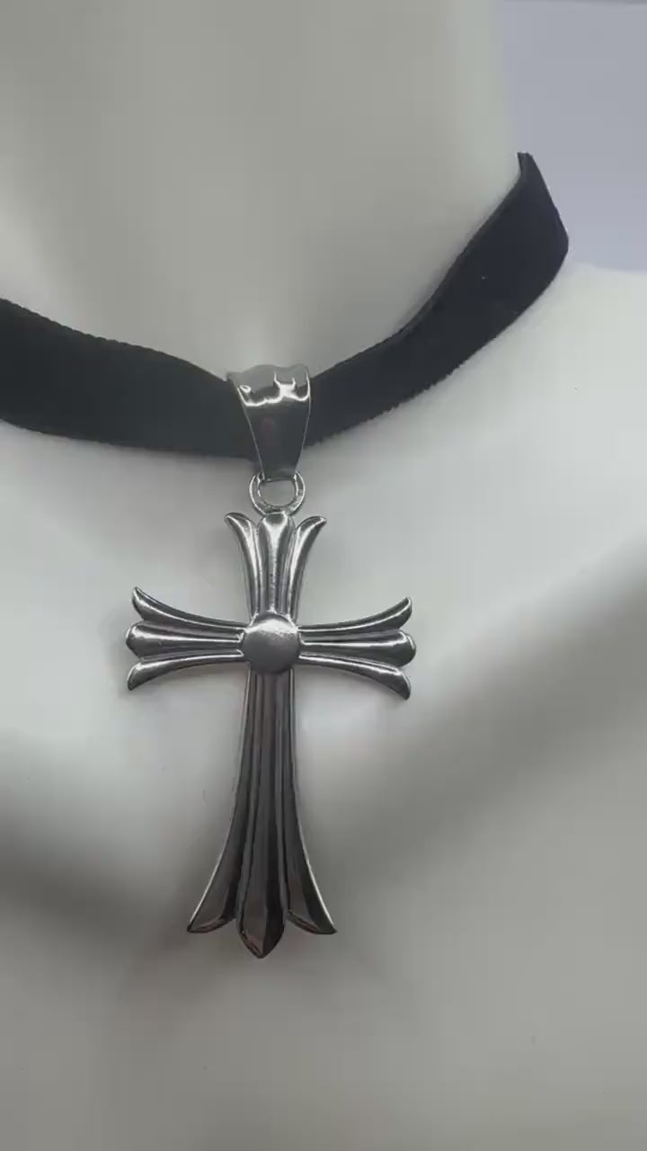 Vintage Celtic Silver Stainless Steel Cross Pendant Necklace Velvet Choker