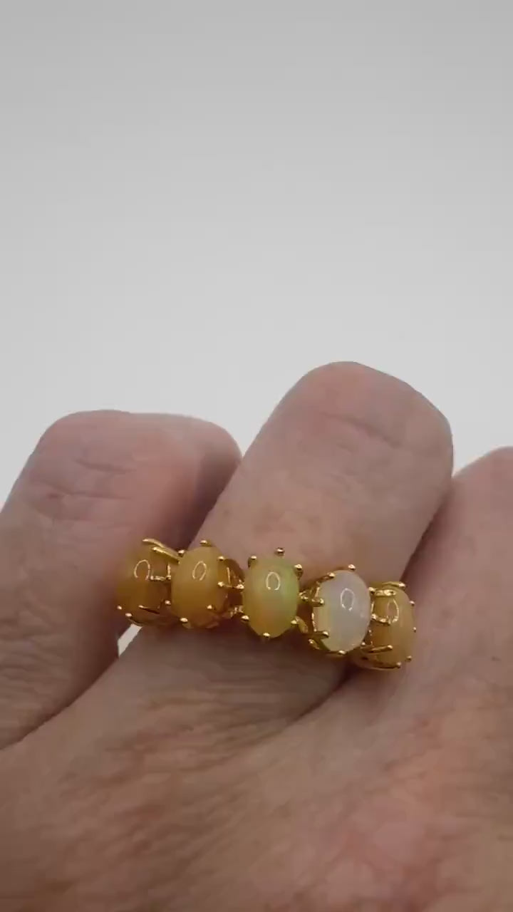 Vintage Fire Opal Goldenen 925 Sterling Silver Cocktail Ring