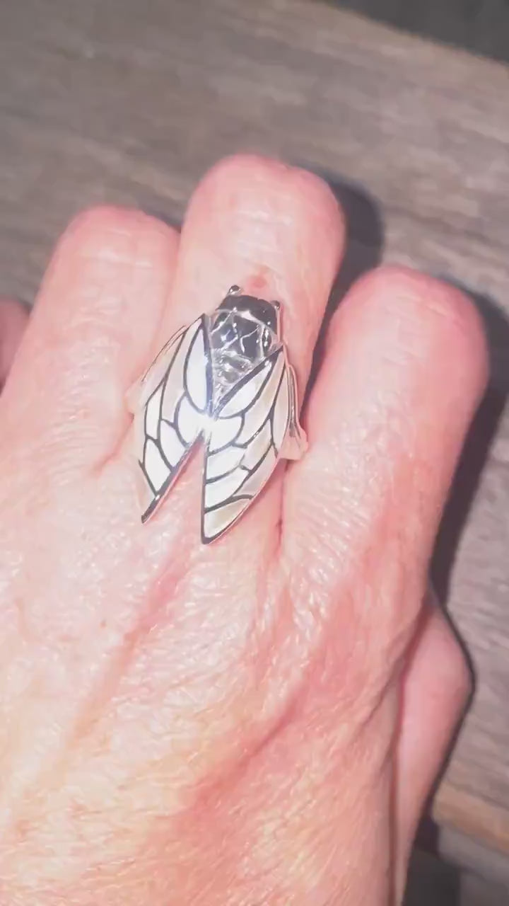 Antique Deco Mother of Pearl Cicada 925 Sterling Silver Ring
