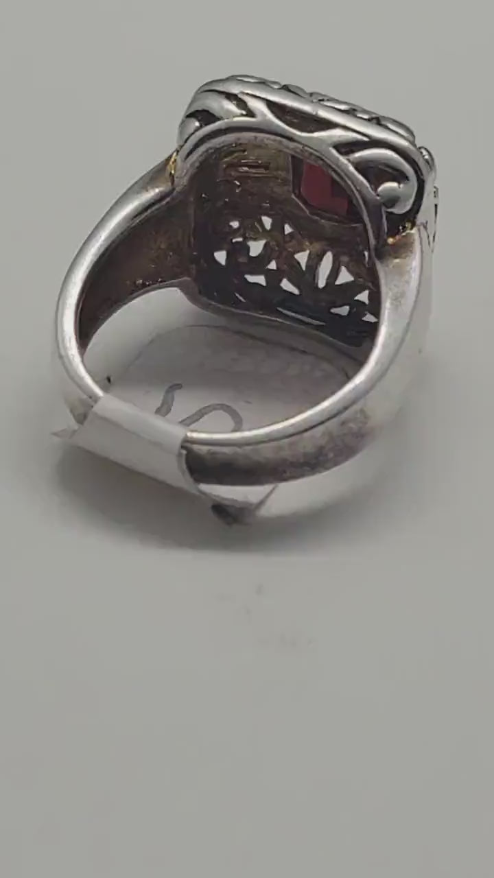 Vintage Red Garnet Ring in 925 Sterling Silver Filigree Setting