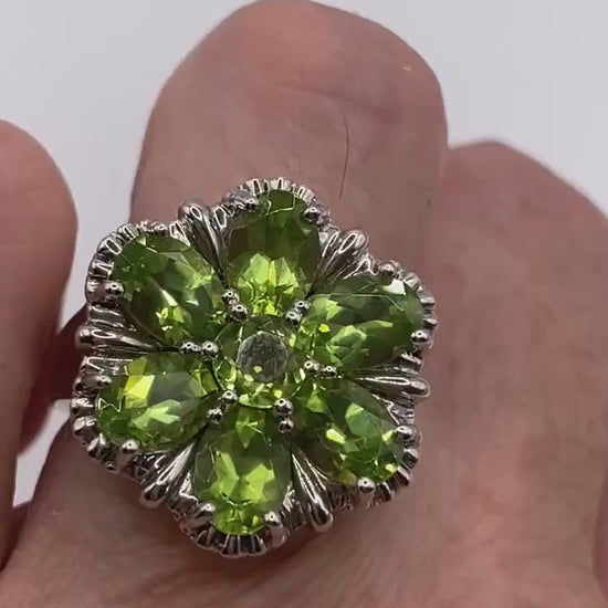 Vintage Green Peridot Flower 925 Sterling Silver Ring