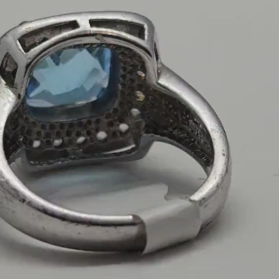 Vintage Blue Topaz and White Sapphire Ring in 925 Sterling Silver