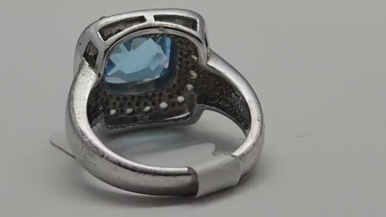 Vintage Blue Topaz and White Sapphire Ring in 925 Sterling Silver