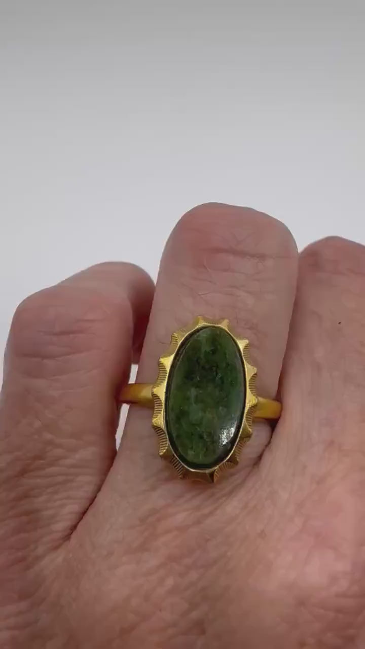Vintage Green Jade Nephirite Golden 925 Sterling Silver Ring Size 6.5